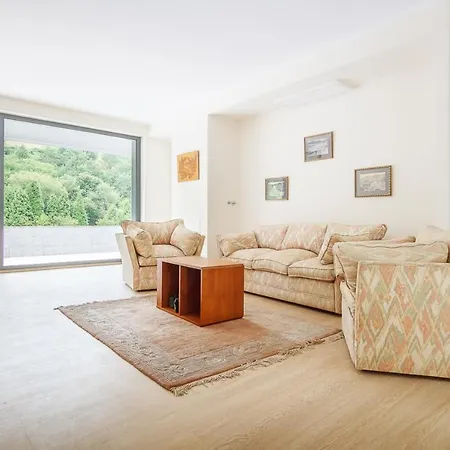 Beautiful House 15 Min Away From Bilbao Vakantiehuis *